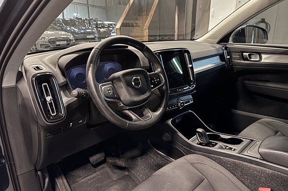 Volvo XC40 10 of 19