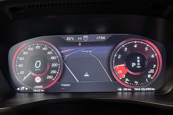 Volvo XC40 14 of 19