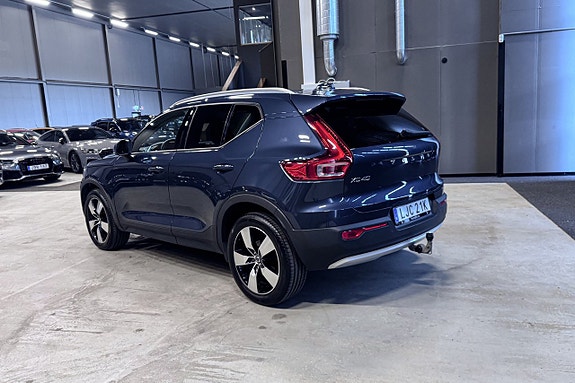 Volvo XC40 4 of 19