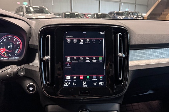 Volvo XC40 17 of 19