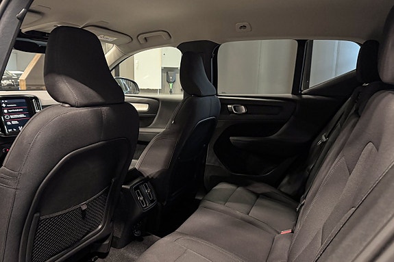 Volvo XC40 11 of 19