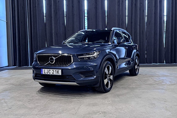 Volvo XC40 2 of 19