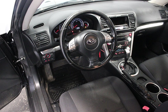 Subaru Legacy 18 of 19