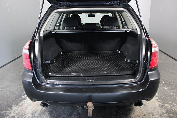 Subaru Legacy 7 of 19