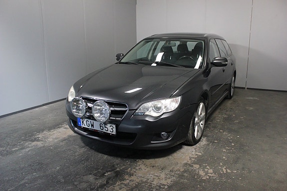 Subaru Legacy 2 of 19
