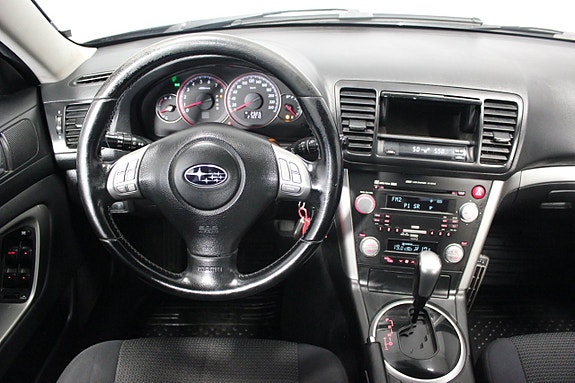 Subaru Legacy 13 of 19