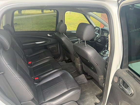 Ford S-MAX 7 of 7