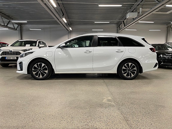 Kia Ceed 2 of 12