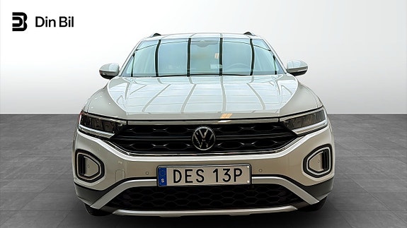 Volkswagen T-Roc 4 of 12