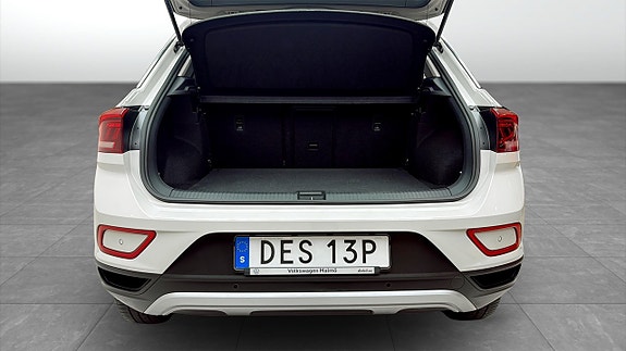 Volkswagen T-Roc 12 of 12