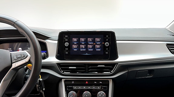 Volkswagen T-Roc 9 of 12