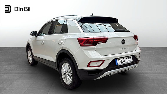 Volkswagen T-Roc 3 of 12