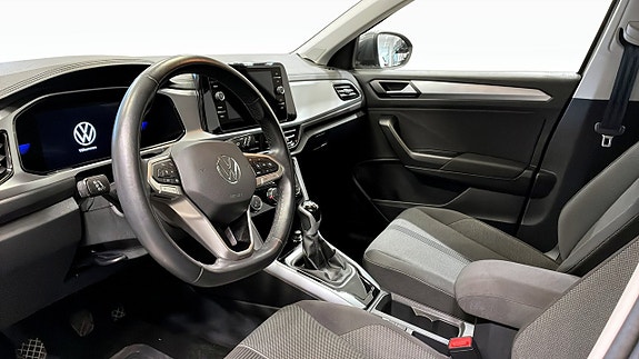 Volkswagen T-Roc 7 of 12