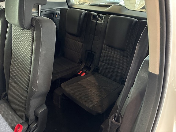 Volkswagen Touran 17 of 22