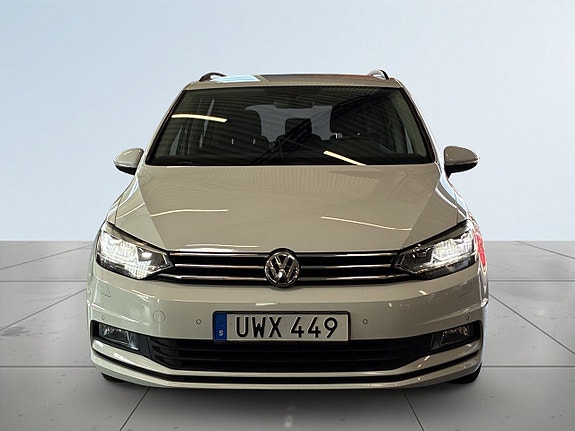 Volkswagen Touran 2 of 22