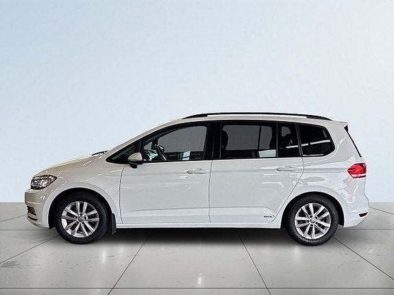 Volkswagen Touran 4 of 22