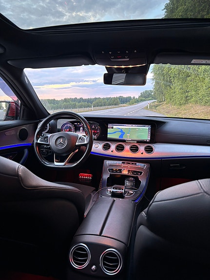 Mercedes-Benz E220 6 of 10