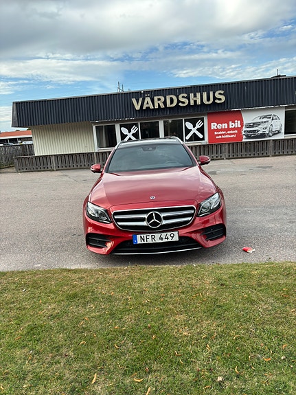 Mercedes-Benz E220 10 of 10