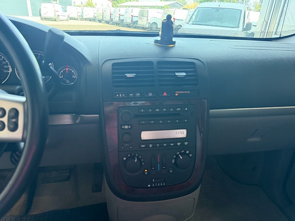 Chevrolet Uplander 27 of 30