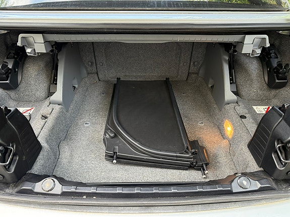 BMW 320i 5 of 5