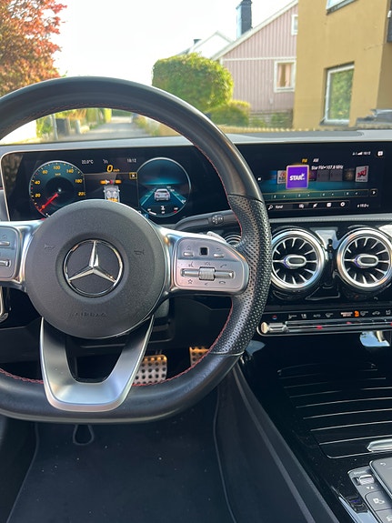 Mercedes-Benz CLA200 2 of 6