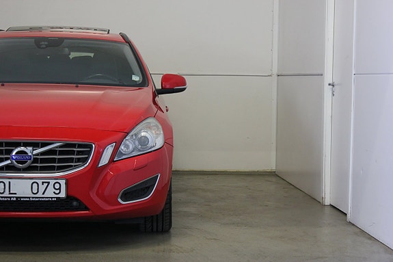 Volvo V60 4 of 22