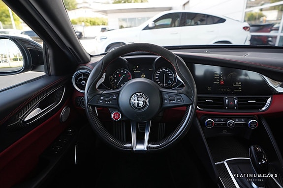 Alfa Romeo Giulia Quadrifoglio 10 of 25