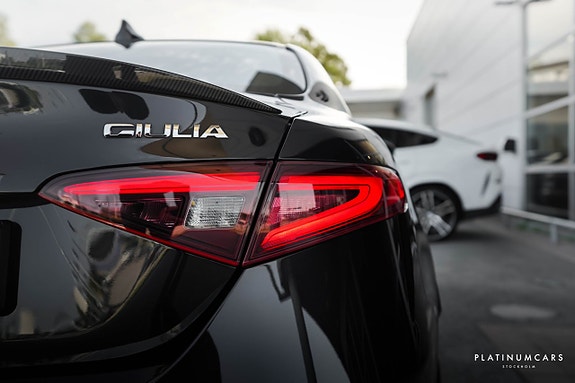 Alfa Romeo Giulia Quadrifoglio 23 of 25