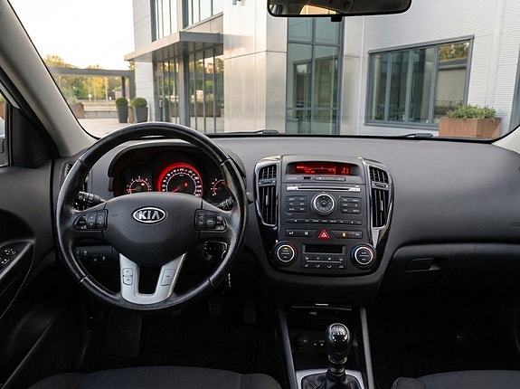 Kia Ceed 9 of 9