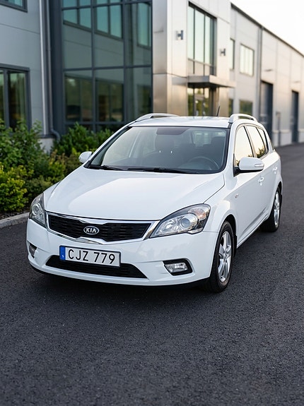 Kia Ceed 2 of 9