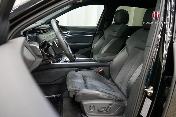 Audi Q8 9 of 27