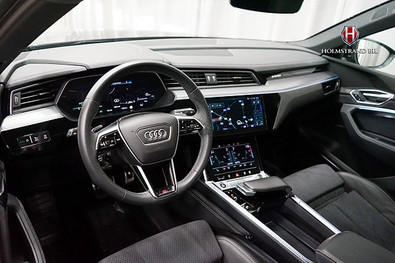 Audi Q8 10 of 27