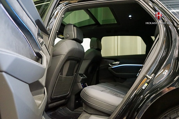 Audi Q8 12 of 27