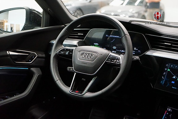 Audi Q8 15 of 27