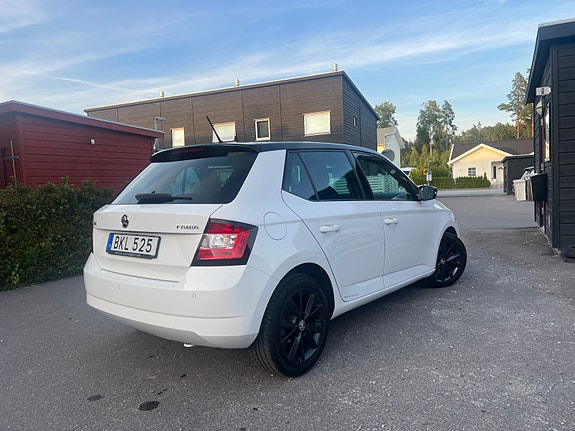 Skoda Fabia 2 of 8