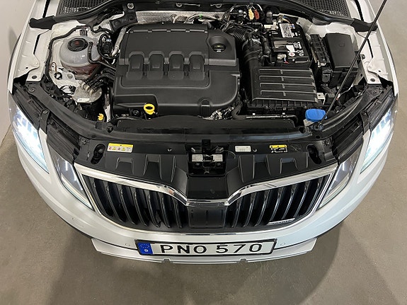 Skoda Octavia Scout 13 of 28