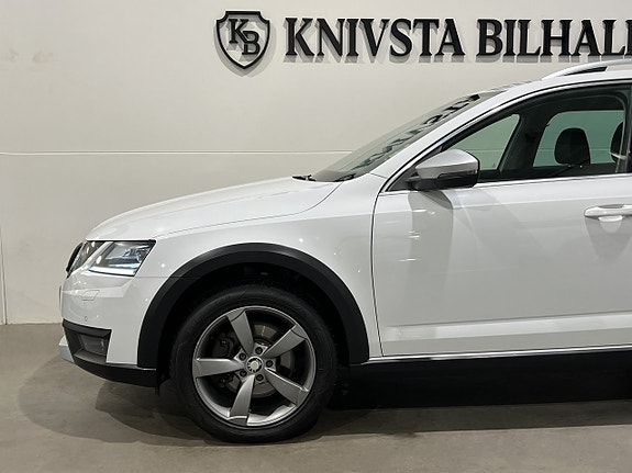 Skoda Octavia Scout 27 of 28