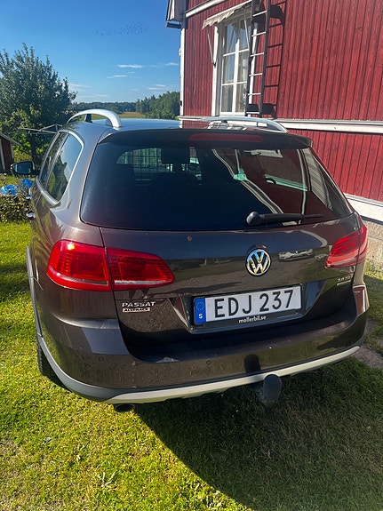 Volkswagen Passat Alltrack 6 of 8