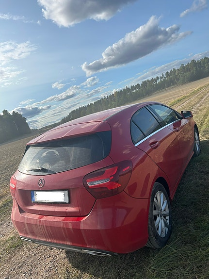 Mercedes-Benz A180 4 of 8