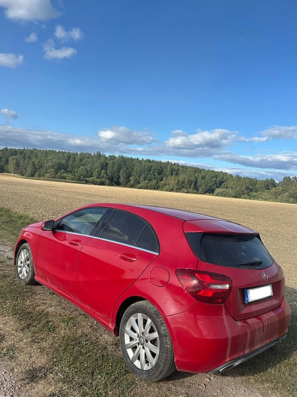 Mercedes-Benz A180 3 of 8