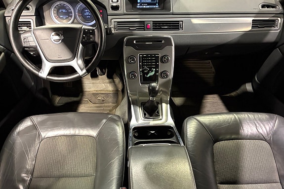 Volvo V70 11 of 17