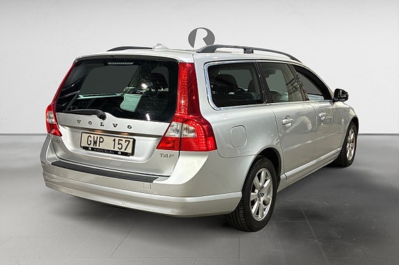 Volvo V70 7 of 17