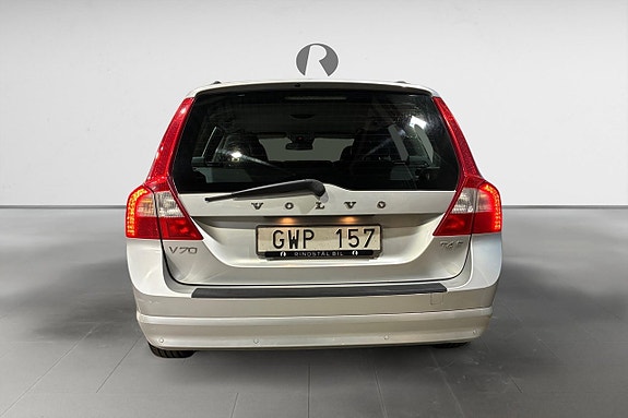 Volvo V70 6 of 17