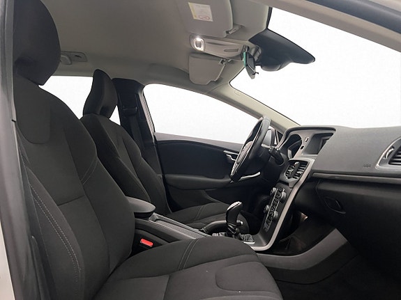 Volvo V40 13 of 28