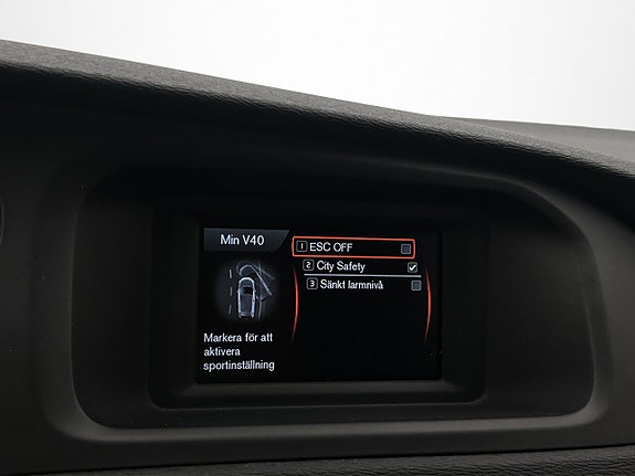 Volvo V40 20 of 28