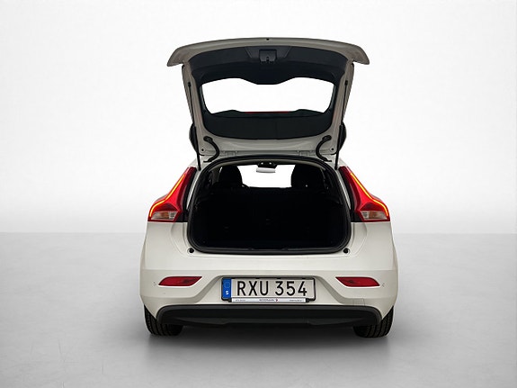 Volvo V40 24 of 28