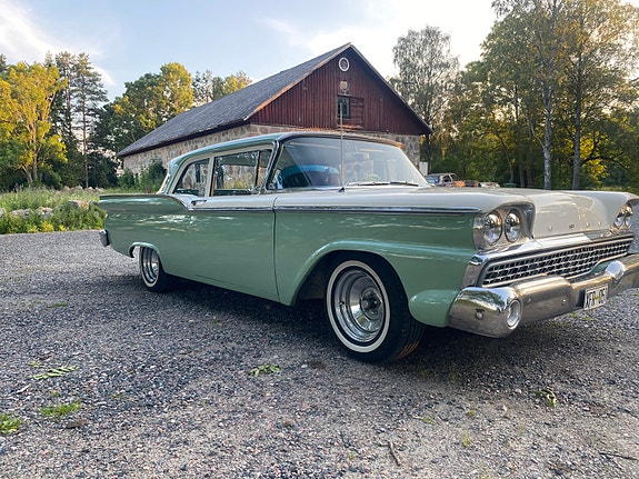 Ford Custom 2 of 10