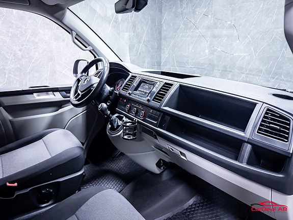 Volkswagen Transporter 14 of 30