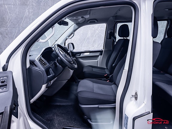 Volkswagen Transporter 10 of 30