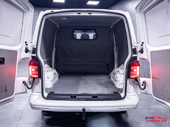 Volkswagen Transporter 18 of 30